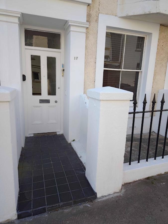 The Ploughman'S Rest Apartment Brighton Bagian luar foto